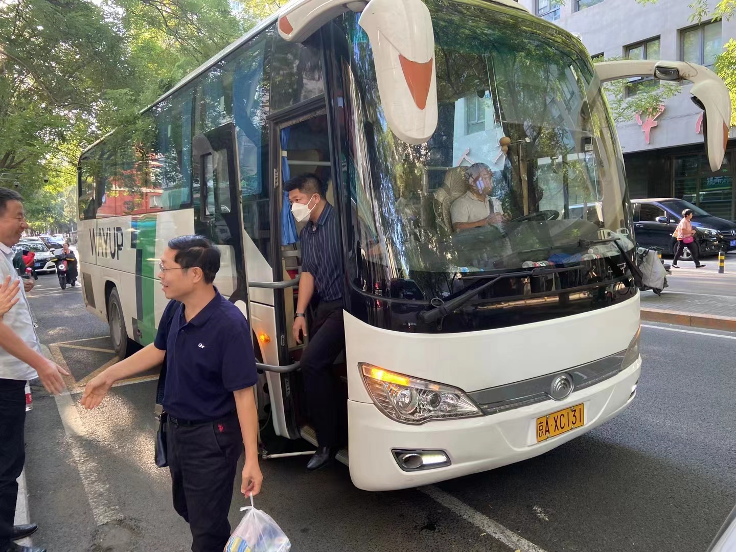 北京包車旅游帶司機(jī)